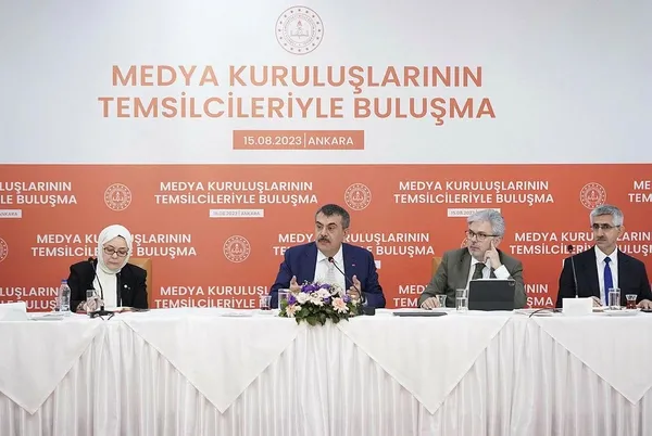 milli-egitim-bakani-yusuf-tekinden-flas-aciklama-liselerde-sinif-tekrari-geri-gelecek-mi-1692177205153.jpeg Milli Eğitim Bakanı Yusuf Tekin'den flaş açıklama! Liselerde sınıf tekrarı geri gelecek mi? - 2