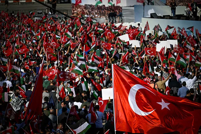 Başkan Erdoğan: PKK’nın, YPG’nin, FETÖ’nün arkasında kimler var? İsrail de var; paraysa para, silahsa silah…