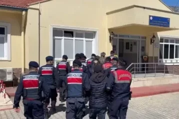 Antalya'da 'zehir tacirlerine' operasyon