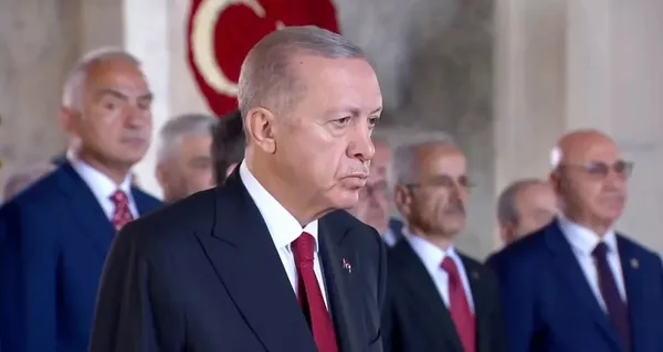 Cumhuriyet 100 yaşında | Başkan Erdoğan ve devlet erkanı Anıtkabir'i ziyaret etti