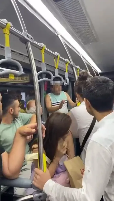 istanbulda-metrobuste-taciz-soku-yakalaninca-soyledigi-sozler-soke-etti-1657185345452.jpg