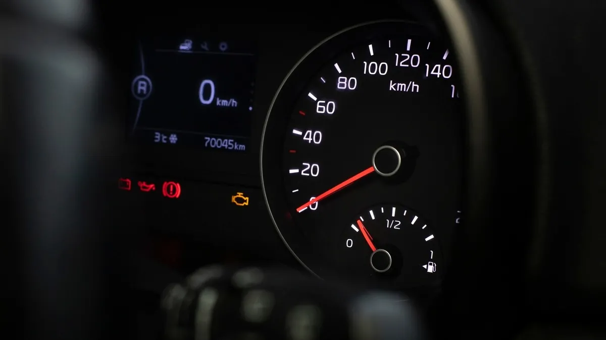 İkinci el araç alımında kilometre kontrolü nasıl yapılır? Hızlı ve güvenilir bilgi: SMS ile kilometre sorgulama!