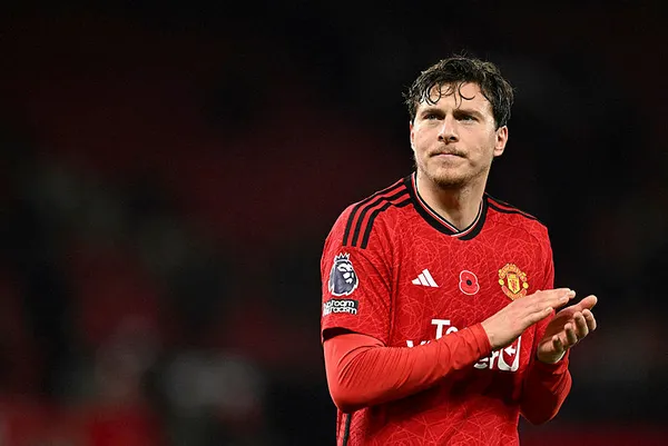 1699724314738.jpg Galatasaray'ın rakibi Manchester United'da şoke eden sakatlık! Gol makinesi Rasmus Hojlund sakatlandı... - 1