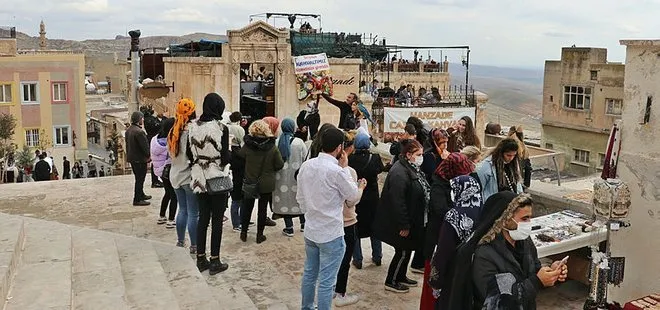 Mardin’de kısıtlamasız hafta sonu! Tarihi mekanlar doldu