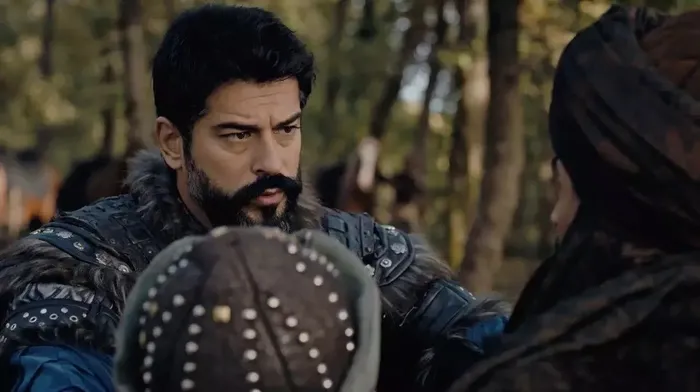 kurulus-osman-dizisine-surpriz-konuk-iftarda-obaya-geldi-1711101466378.jpeg Kuruluş Osman dizisine sürpriz konuk! İftarda Obaya geldi... - 3