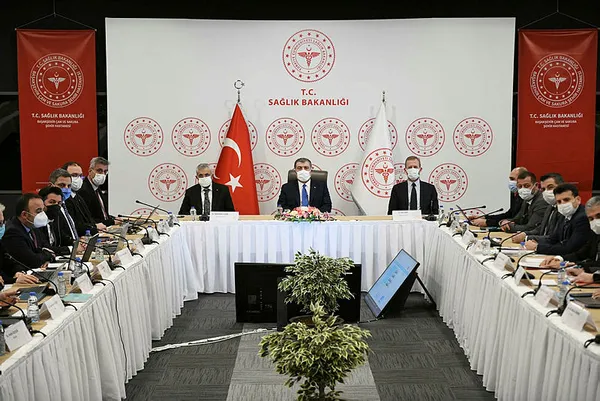 Eczanelerde sahte ilaç iddiası! Bakan Koca’dan önemli açıklama