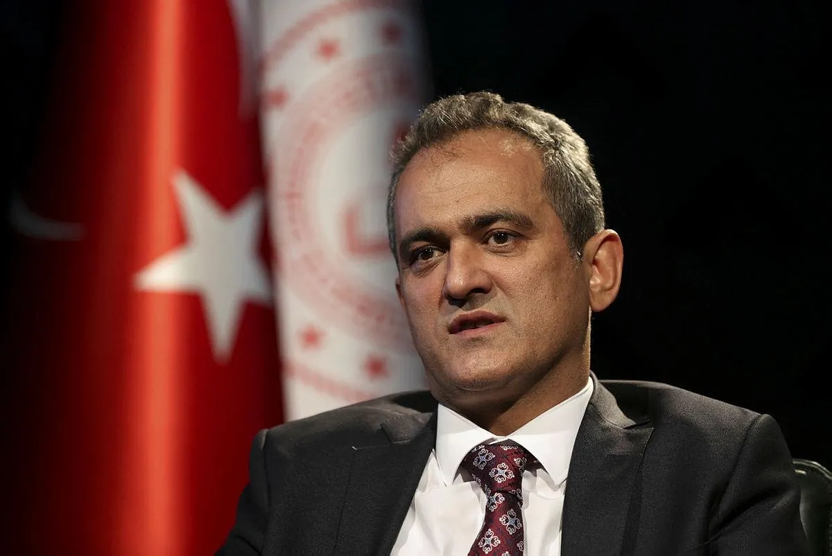 Milli Eğitim Bakanı Mahmut Özer öğrencilere müjdeyi verdi: Ücretsiz test dağıtılacak