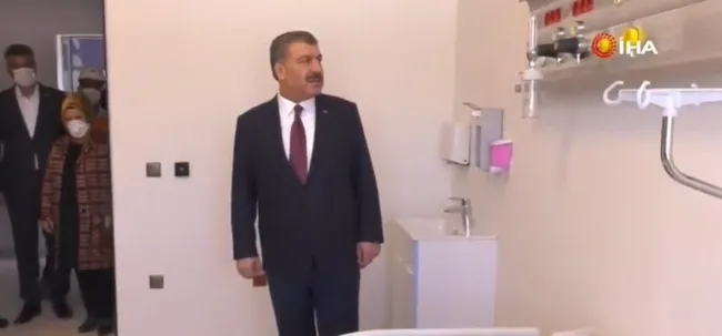 Bakan Koca yapımı inşa edilen hastanelerde incelemelerde bulundu