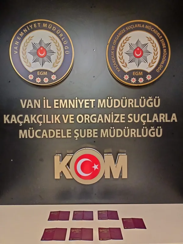 vanda-gumruk-kacakciligi-operasyonu-13-kisiye-islem-yapildi-1660542774164.jpg Van’da gümrük kaçakçılığı operasyonu! 13 kişiye işlem yapıldı - 2