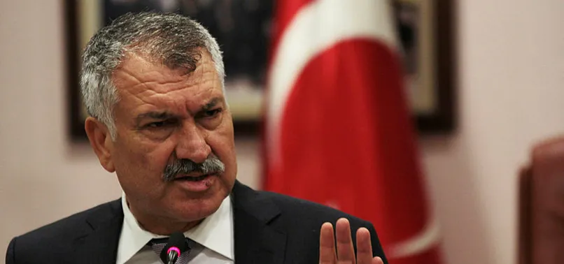 CHP'li Adana Büyükşehir Belediyesi'nde işçi kıyımı