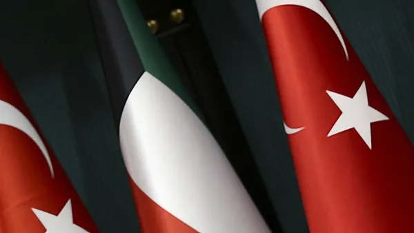 baskan-erdogan-kuveyt-devletinin-yeni-emiri-mesal-ile-telefonda-gorustu-1703004880047.jpg Başkan Erdoğan Kuveyt Devleti'nin yeni emiri Meşal ile telefonda görüştü - 2
