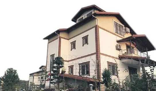 CHP’li Adana Büyükşehir Belediye Başkanı, belediye işçilerini villasında çalıştırdı