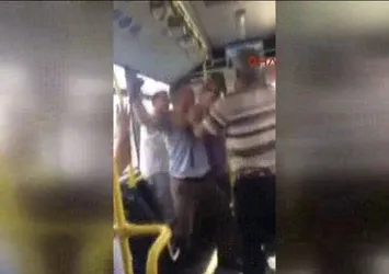 Küçükçekmece'de metrobüs şoförü ile tartışan kişi silah çekti