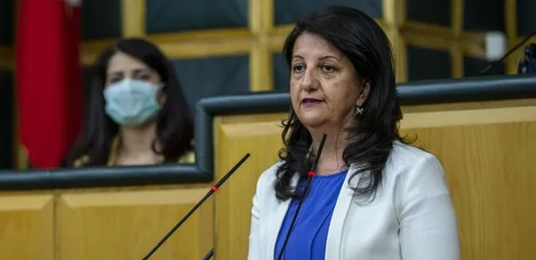 hdpnin-cumhuriyeti-hedef-alan-sozleri-chpyi-kizdirdi-nankorler-1667488786335.jpg HDP'nin 'Cumhuriyet'i hedef alan sözleri CHP'yi kızdırdı: Nankörler - 1