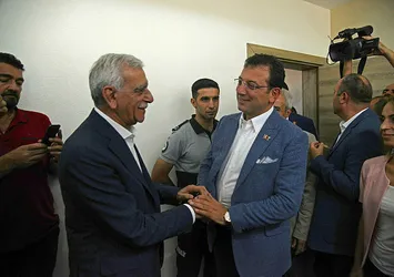 Ekrem İmamoğlu görevden alınan HDP'li isimleri ziyaret etti