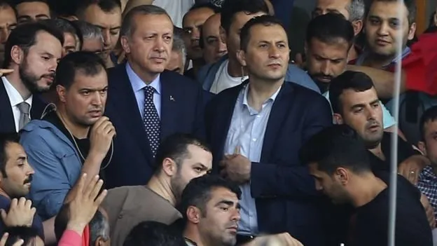 15 temmuz gecesi karanliktan aydinliga
