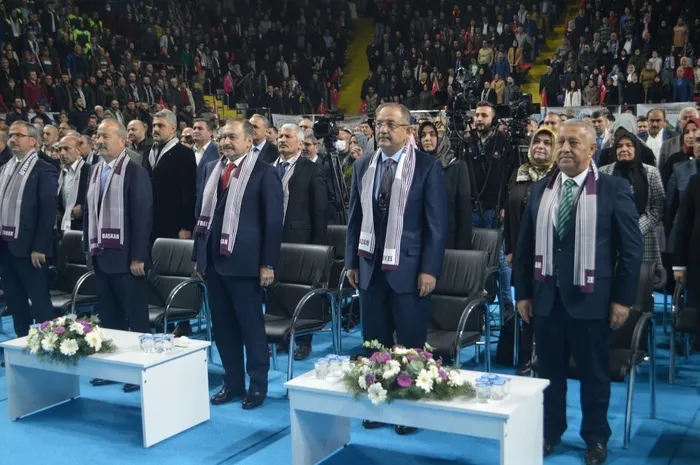 baskan-erdogan-tis-imza-torenine-telefonla-baglandi-secim-arifesinde-imza-torenini-gerceklestirdiginiz-icin-co-1674167638592.jpg Başkan Erdoğan TİS İmza Töreni'ne telefonla bağlandı: Seçim arifesinde imza törenini gerçekleştirdiğiniz için çok mutlu oldum - 3