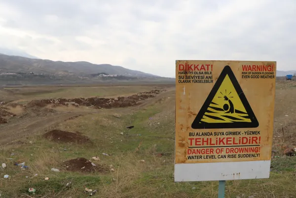 beklenen-yagislar-gelmedi-kuraklik-kapida-bakan-kirisci-barajlardaki-son-durumu-acikladi-1673270546577.jpg Beklenen yağışlar gelmedi kuraklık kapıda... Bakan Kirişci barajlardaki son durumu açıkladı - 4