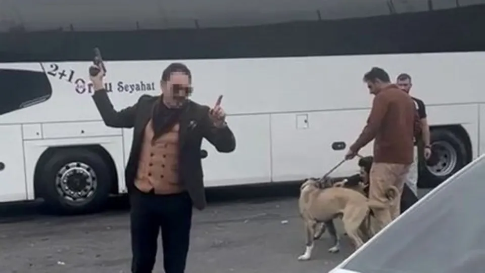 Şehir eşkıyası Salvator Salih enselendi! Görüntüleri çok konuşulmuştu