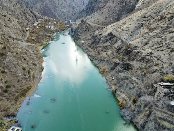 1670654321138.jpg Yusufeli Barajı’nda su seviyesi 47 metreye ulaştı! Boşaltılan evler sular altında kalmaya başladı - 4