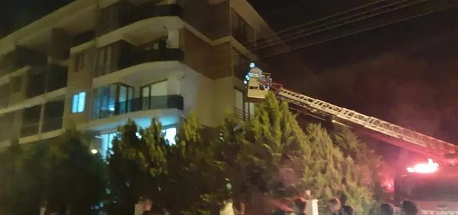 Çanakkale’de korku dolu anlar! Otoparktaki otomobil yangını endişe yarattı: 52 dairelik bina tahliye edildi
