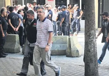 İhanet savcıları adliyede buluşmuş