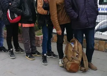 Edirne’de 17 düzensiz göçmen yakalandı