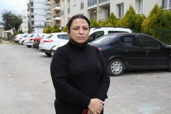 1612849060767.jpg İzmir'de ev kirasını geciktiren kadına ev sahibi 6 kişiyle saldırdı! Darp anı kameralara yansıdı - 3