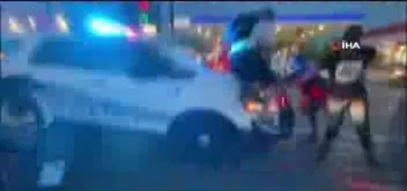 ABD'de polis şiddeti devam ediyor! Aracını göstericilerin üzerine sürdü!