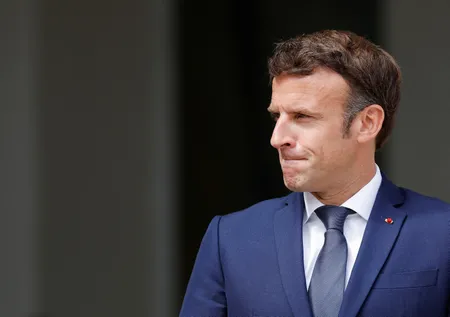 Fransa’da 10 haftada dördüncü defa sandık kuruluyor! Emmanuel Macron’un zor seçimi
