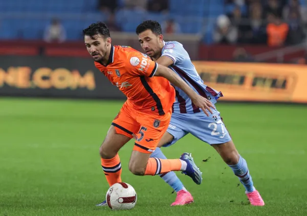 firtina-karadenizde-duruldu-trabzonspor-ile-basaksehir-1-1-berabere-kaldi-1703354325422.jpg Fırtına Karadeniz'de duruldu! Trabzonspor ile Başakşehir 1-1 berabere kaldı - 1