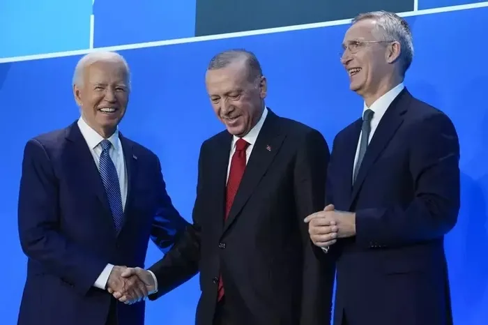 NATO'da Başkan Erdoğan rüzgarı! Batılı liderlerin barış umudu Türkiye: Başarılı tek lider - 1