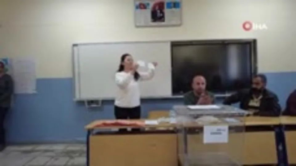 Oylar eşit çıkınca muhtar kura ile belirlendi