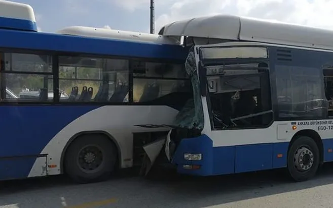 Ankara'da 2 halk otobüsü çarpıştı
