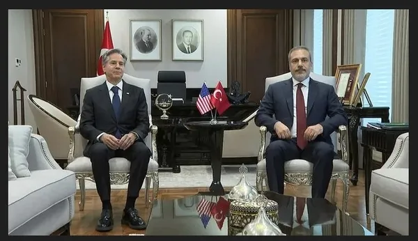 Bakan Hakan Fidan kendisine sarılmak isteyen Blinken’e neden izin vermedi? Detaylar ortaya çıktı