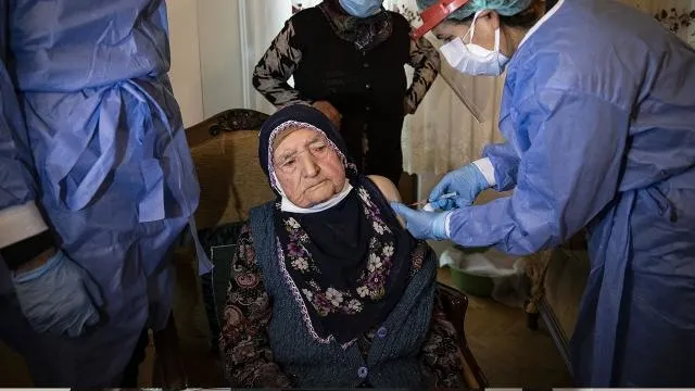 Alman medyasından Türkiye’ye aşılama övgüsü: Karmaşadan eser yok!