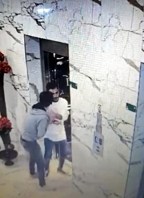 Rambo bıçağıyla önce arkadaşını sonra kendini bıçakladı: 2 ölü - 1