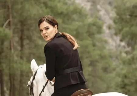 Hilal Altınbilek kural bozdu! Mehmet Can Uzun’a aşkını sosyal medyadan ilan etti