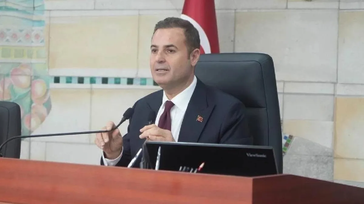 Hizmet bahane huzur şahane! CHP'li Başkan Ahmet Akın'ın gelir katlayan 'çift maaşlı' mesai