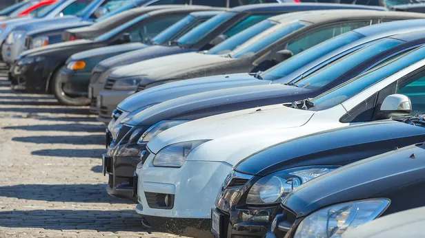 İkinci el araç satışında yeni dönem! 100 bin TL cezası var! Yeni düzenleme ile Taşınmaz ve ikinci el araç ticaretinde doğrulama zorunluluğu geliyor