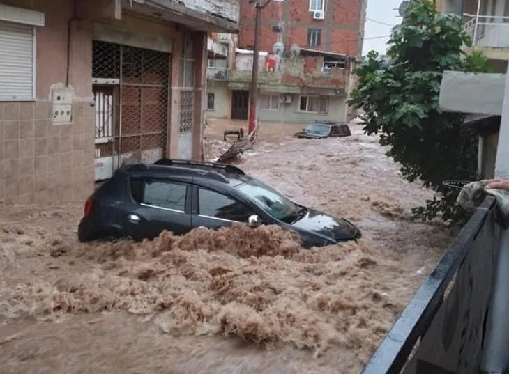 İşte İzmir’in çilesi! Her yağmur şehri birbirine katıyor! CHP’li belediyeye halk isyan etti