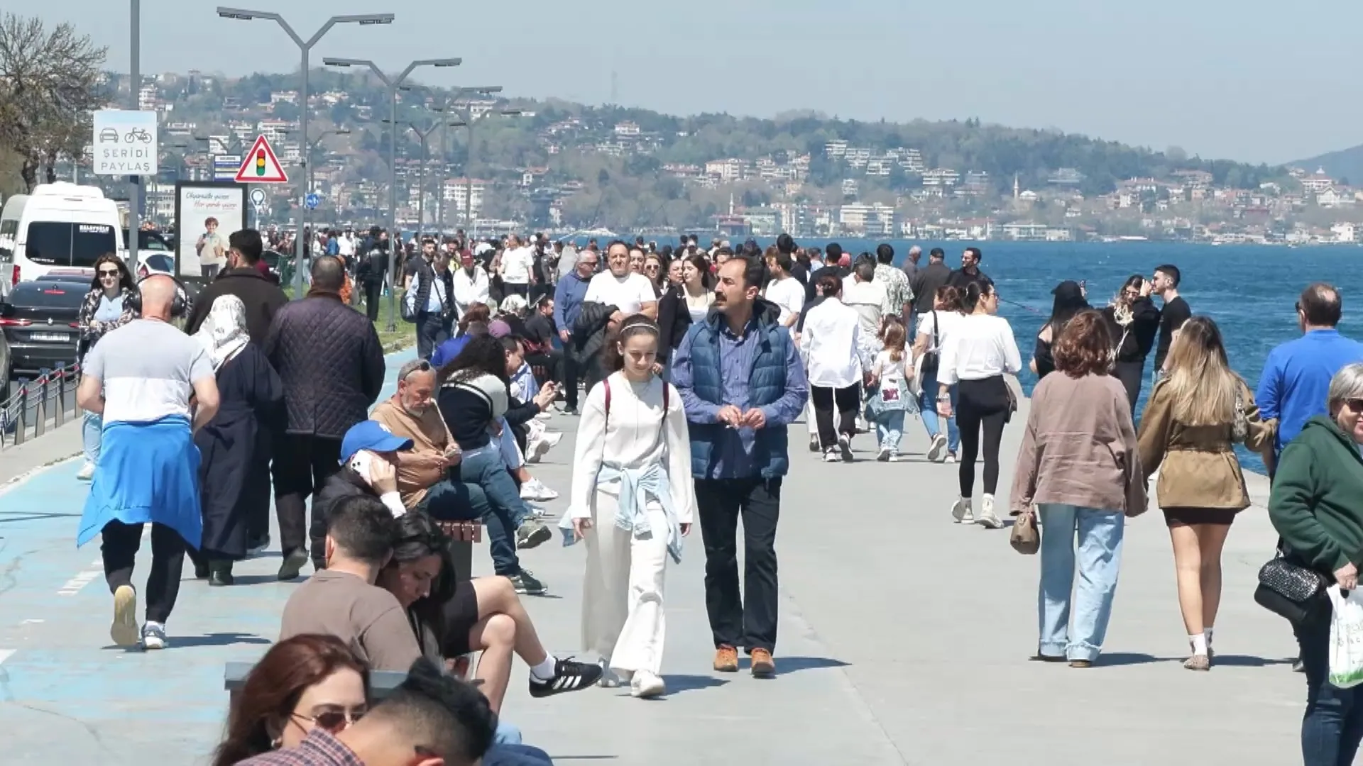 İstanbul'da Sıcak Hava, Sahil ve Parkları Doldurdu