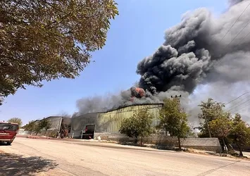 Gaziantep'te halı fabrikasında yangın paniği