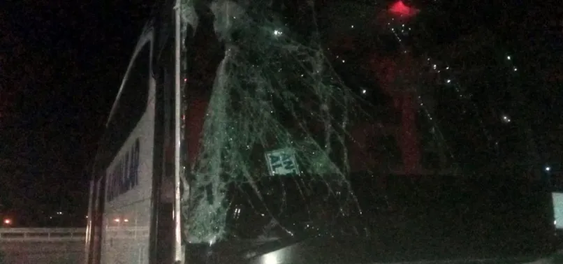 D-650’de feci kaza! Kamyon ve yolcu otobüsü çarpıştı