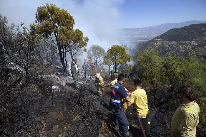 Bozdoğan’daki yangında korkunç anları anlattı: Kepçeyle yangına girdim annem ve eşimi kurtardım