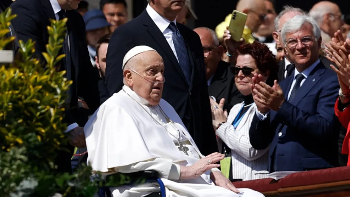 Hastalığının ardından Papa ilk kez Vatikan'da! İşte kameralar önündeki ilk mesajı