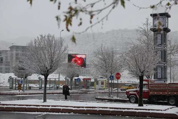 meteoroloji-hava-durum-raporunu-paylasti-istanbul-dahil-bircok-ile-kar-ve-saganak-uyarisi-dikkat-aksam-saatler-1671607182917.jpg Kara kış kapıda ❄️ Zemheri günleri geliyor | İstanbul'a kar ne zaman yağacak? ☃ Güneşe aldanmayın diyerek uyardı - 6