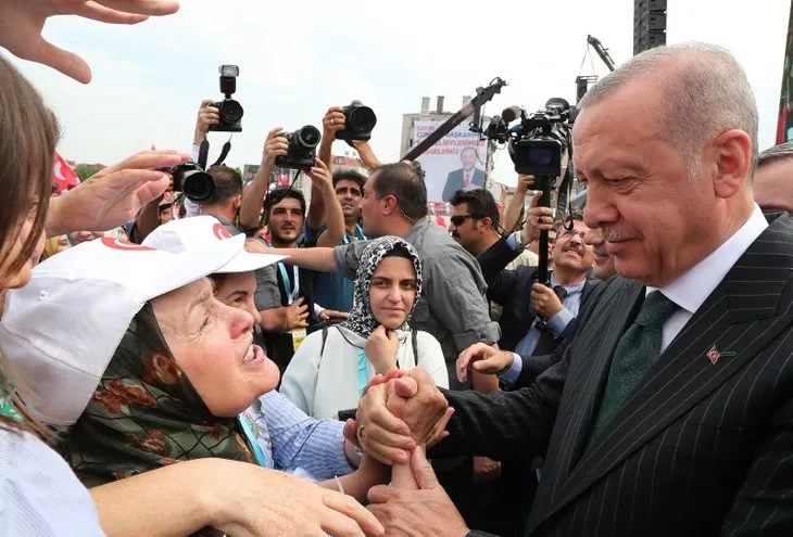 Başkan Erdoğan'a İstanbul'da sevgi seli