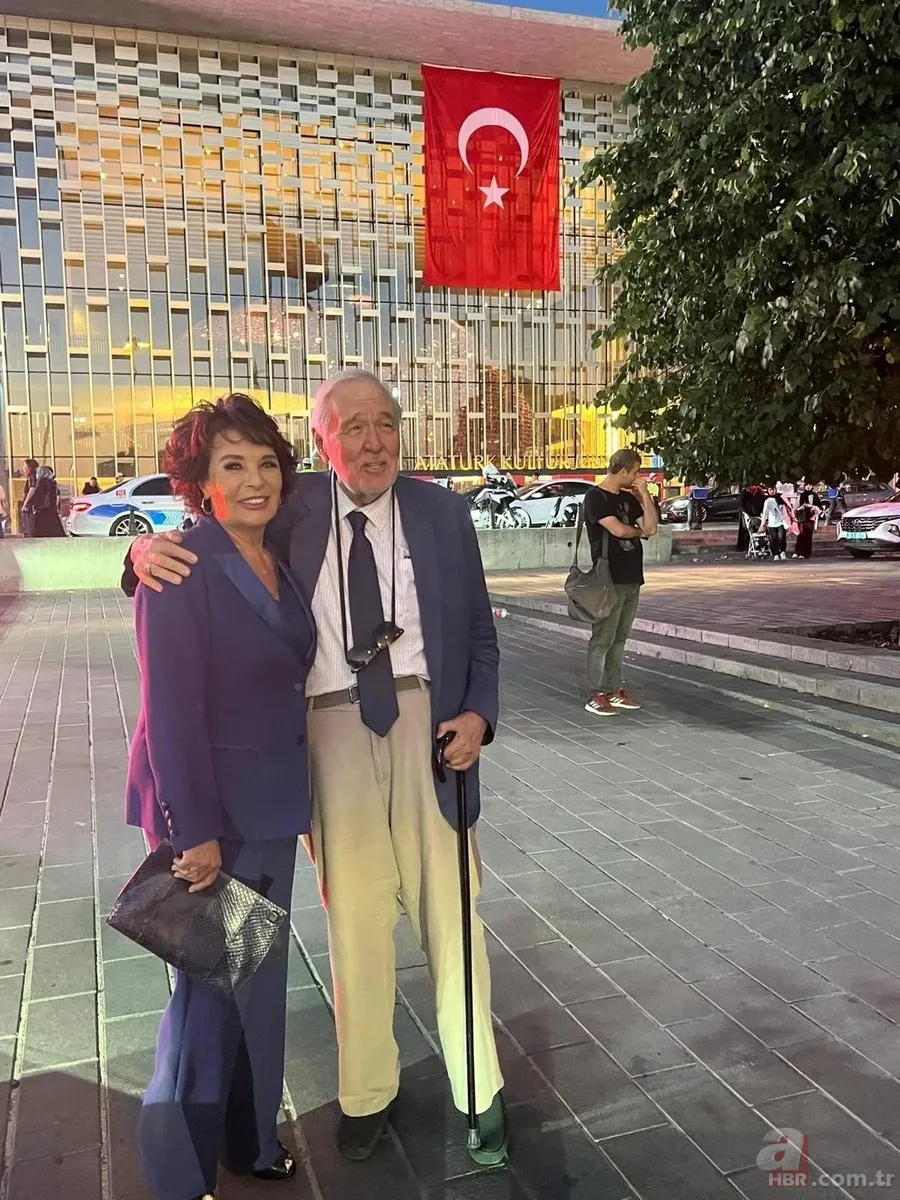 Türkiye yasta: Ünlüler İlber Ortaylı’ya veda ediyor! Kardeşinin paylaşımı yürek yaktı 6