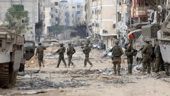 teror-devleti-kana-doymuyor-isgalci-israil-guvenli-bolge-ilan-ettigi-mevasideki-kampina-saldirdi-olu-ve-yarali-1722980010470.jpeg İşgalci İsrail ordusu (ARŞİV)